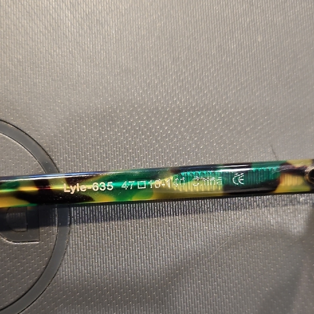 Warby Parker Vibrant Green Tortoise Glasses - Picture 5 of 5